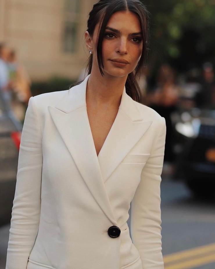 Emily Ratajkowski