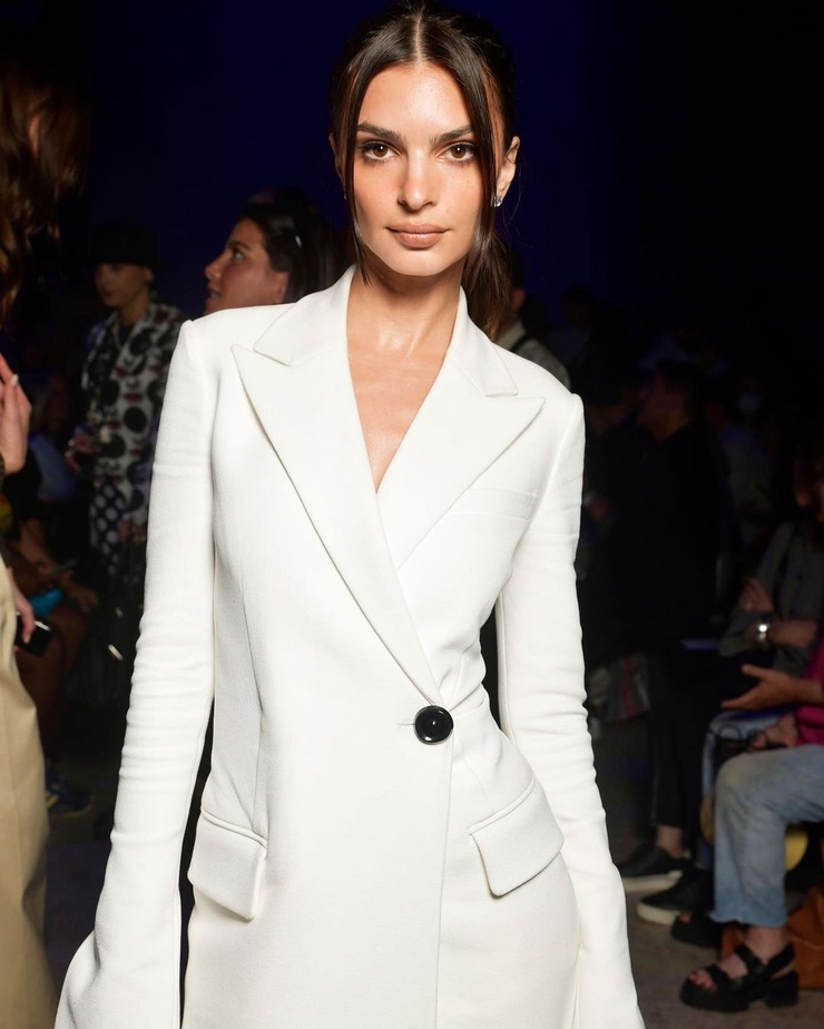 Emily Ratajkowski