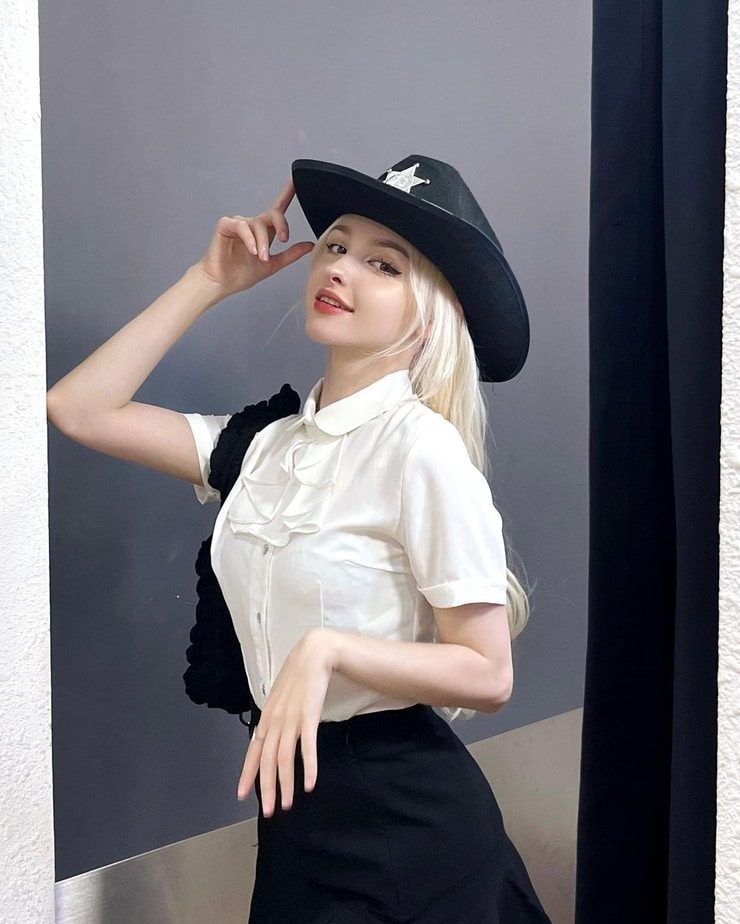 Elina Karimova Elina Karimova