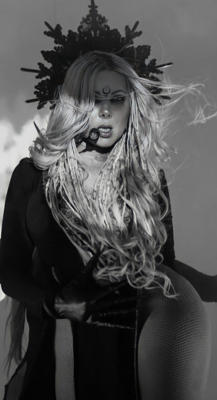 Maria Brink image