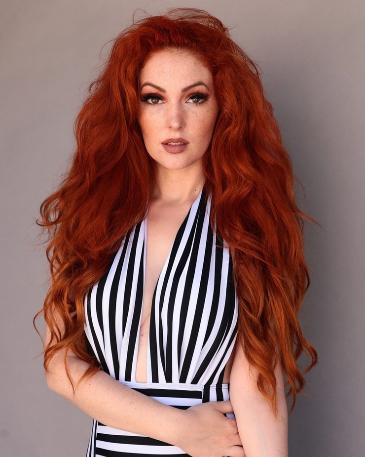 Nicole Simone