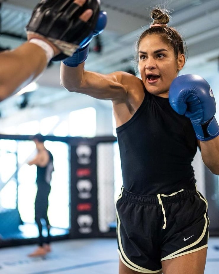 Cynthia Calvillo