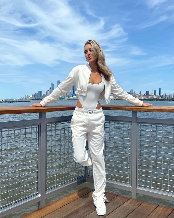 Bree Kleintop