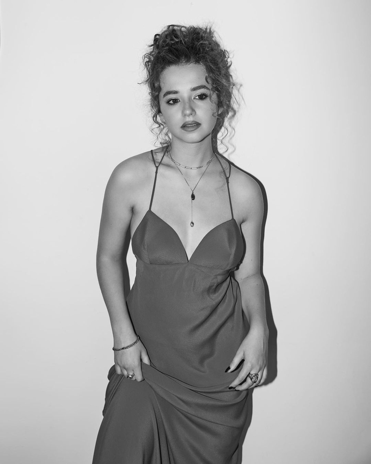 Ariella Glaser