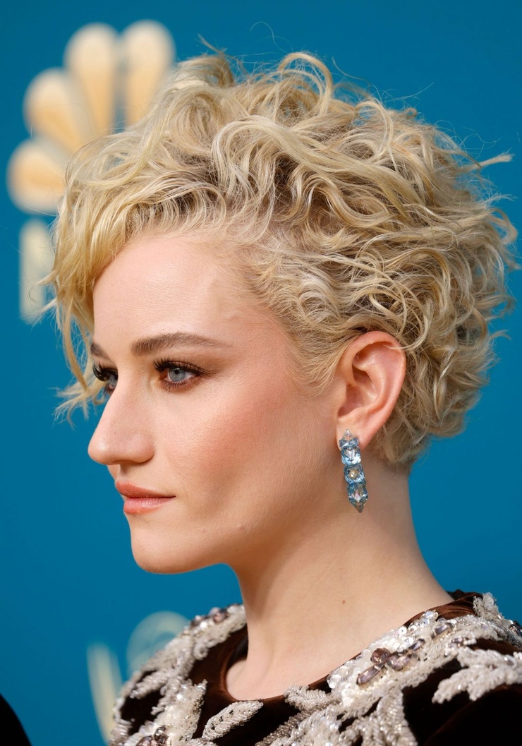 Julia Garner