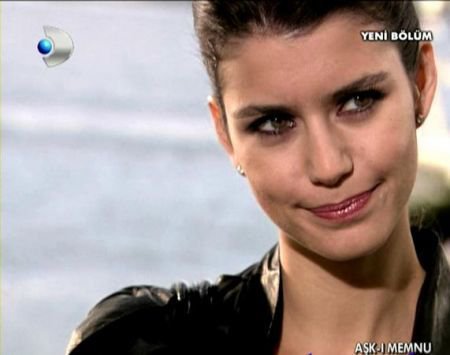 Beren Saat Beren Saat