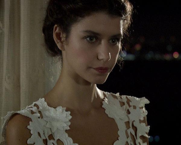 Beren Saat Beren Saat
