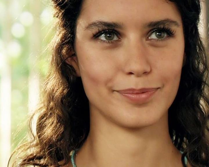 Beren Saat Beren Saat