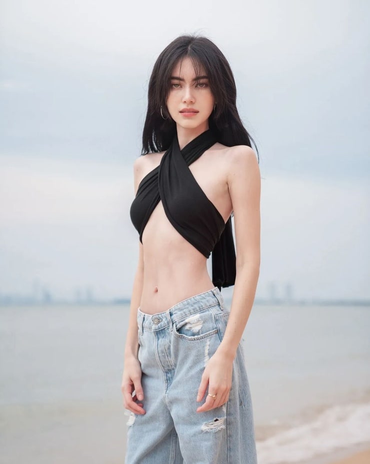 Davika Hoorne Davika Hoorne