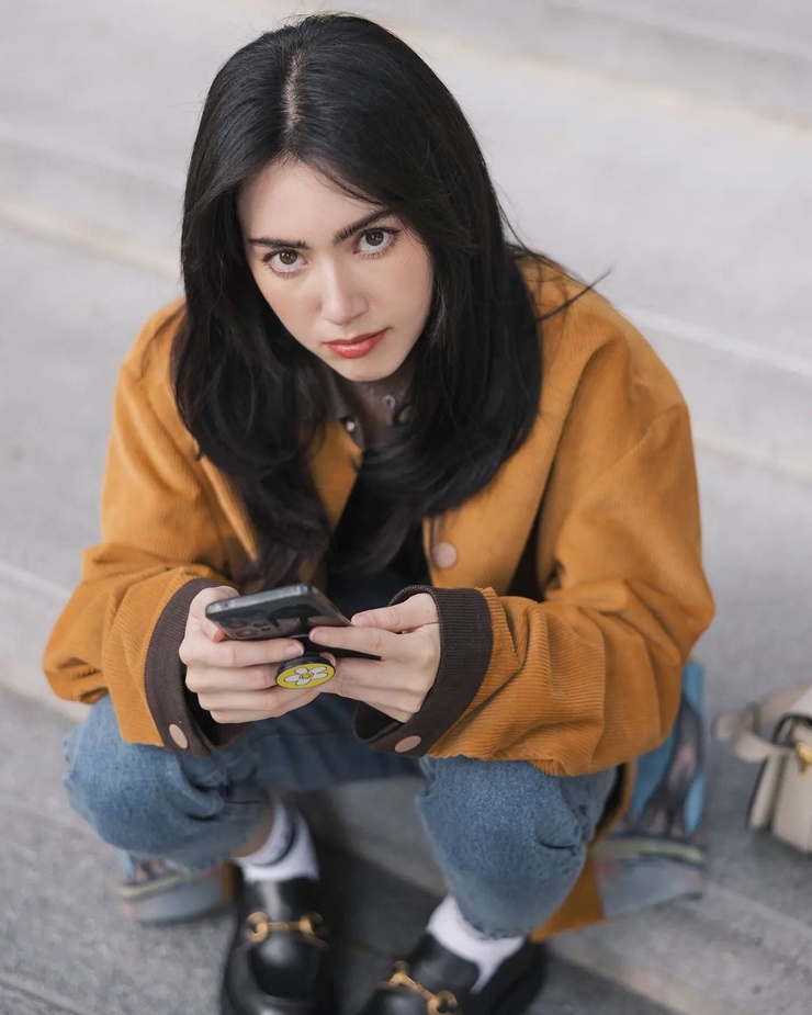 Davika Hoorne Davika Hoorne