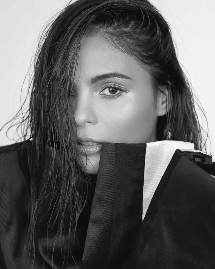 Picture of Lovi Poe