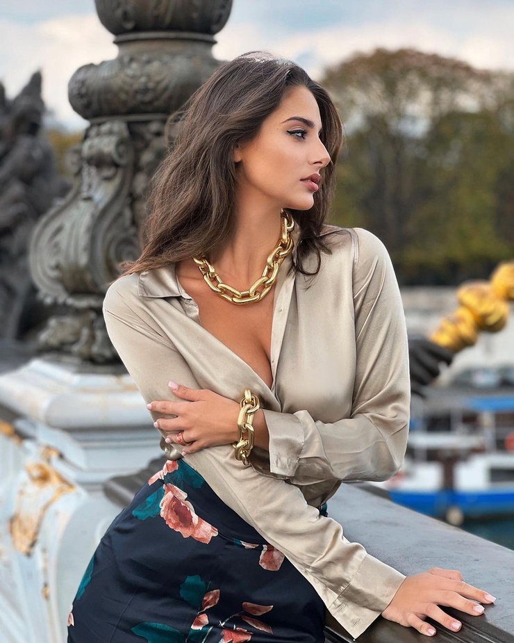Carina Zavline