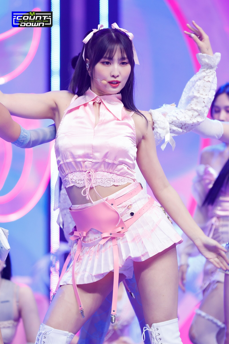 Hirai Momo