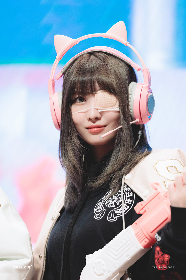 Hirai Momo