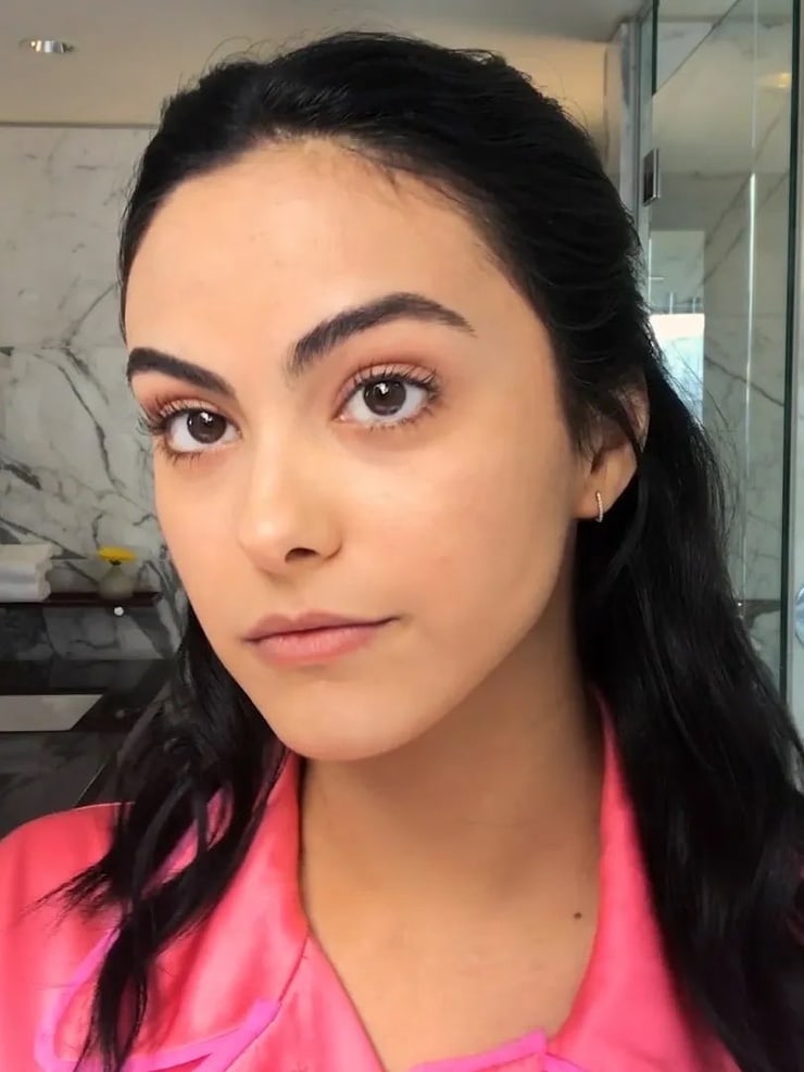 Camila Mendes