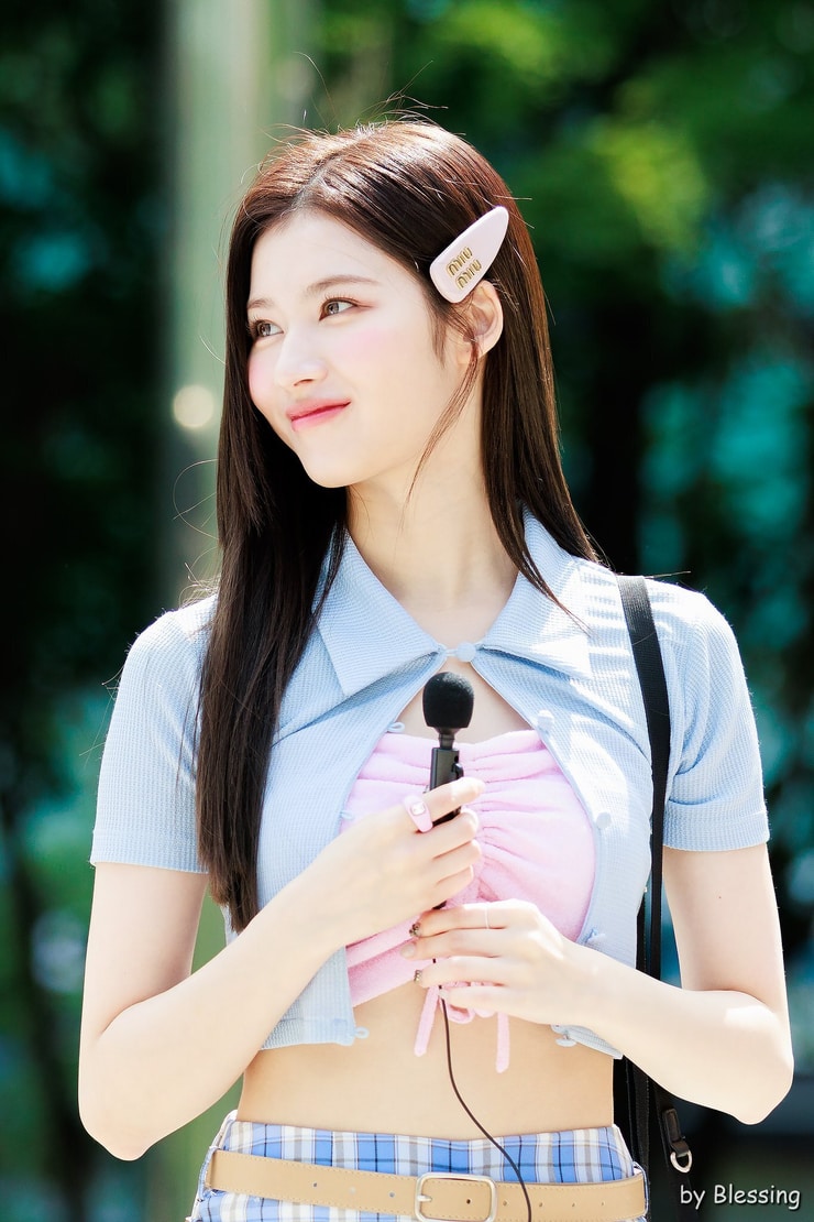 Picture of Minatozaki Sana