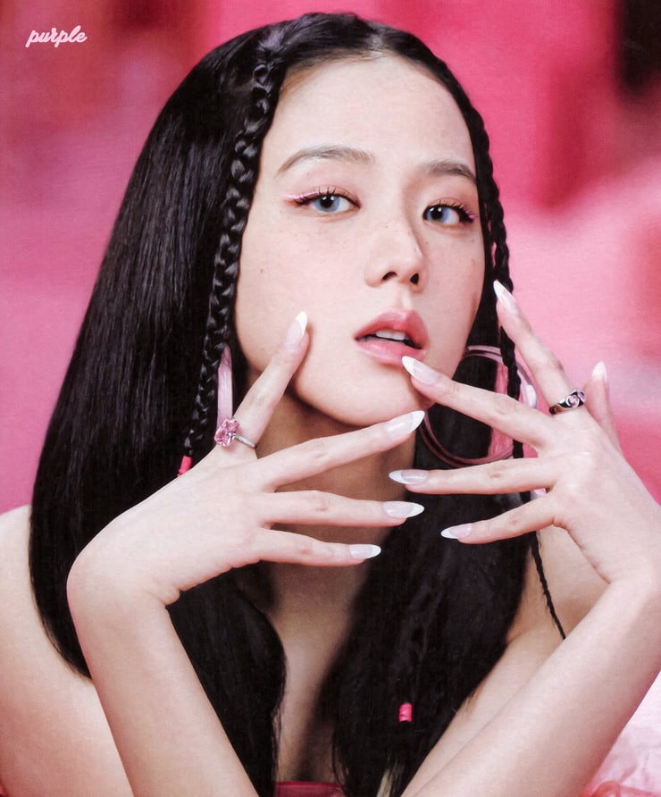 Picture of Kim Jisoo