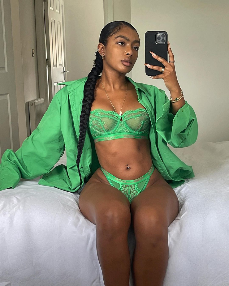 Jourdan Riane