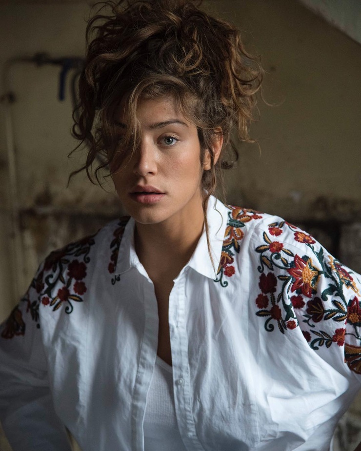 Manon Azem