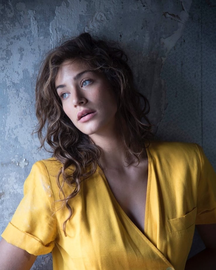Manon Azem