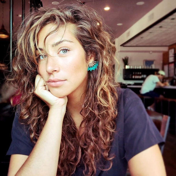 Manon Azem