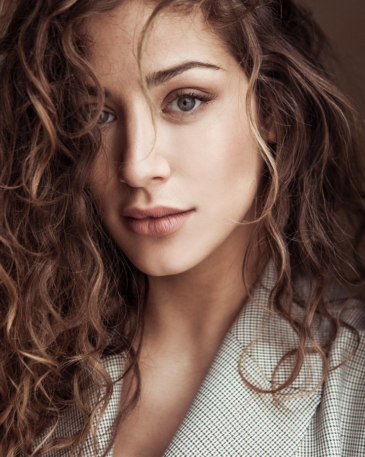 Manon Azem