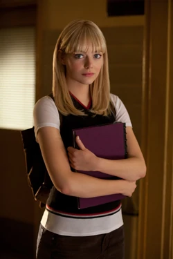 Gwen Stacy (Emma Stone)