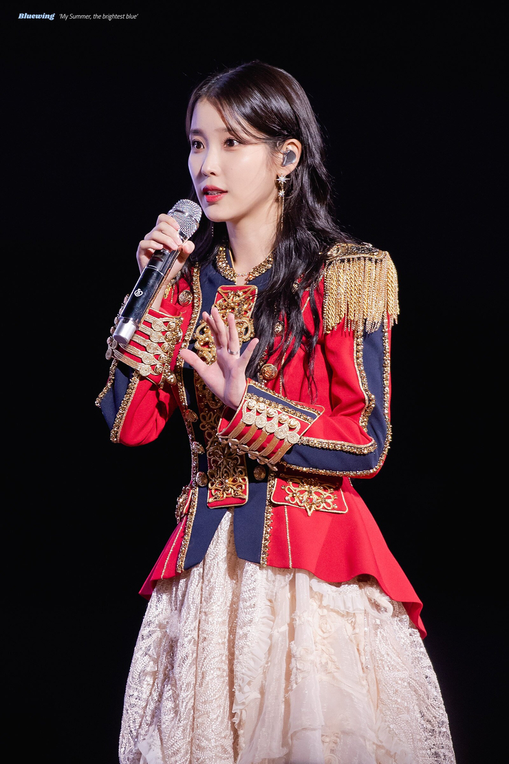 IU
