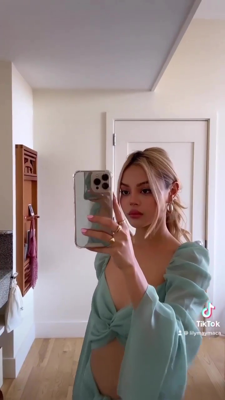Lily Maymac