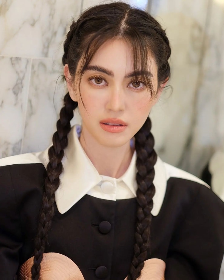 Davika Hoorne Davika Hoorne