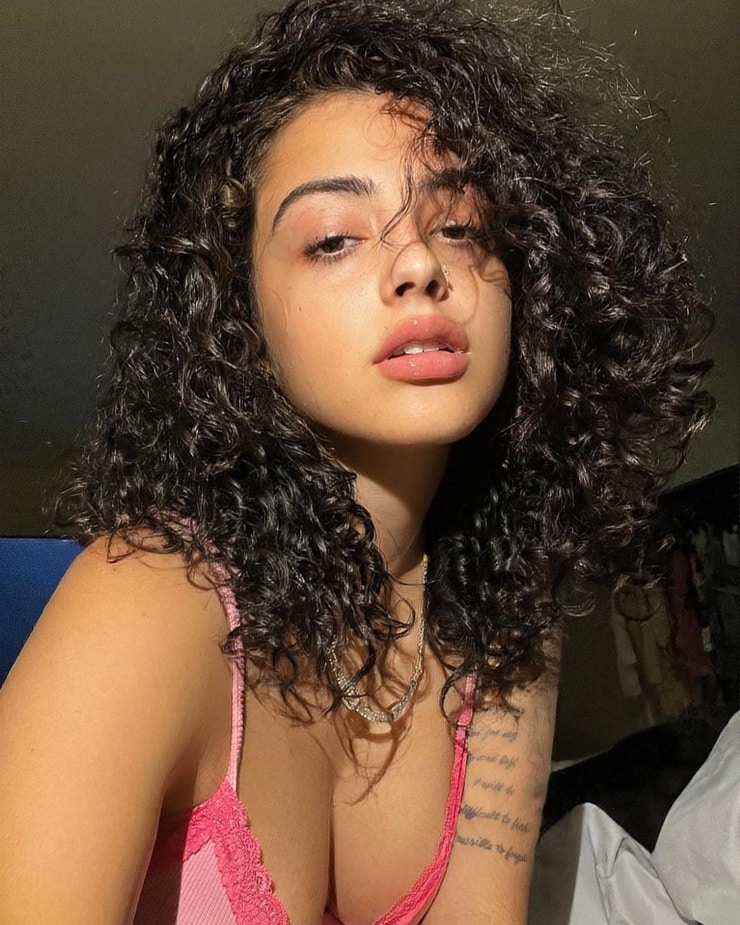 Picture Of Malu Trevejo 8089