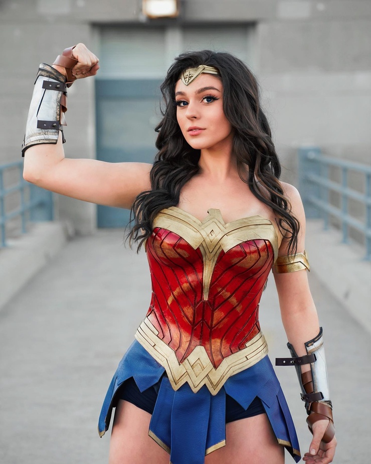 Taya Miller (cosplay model)