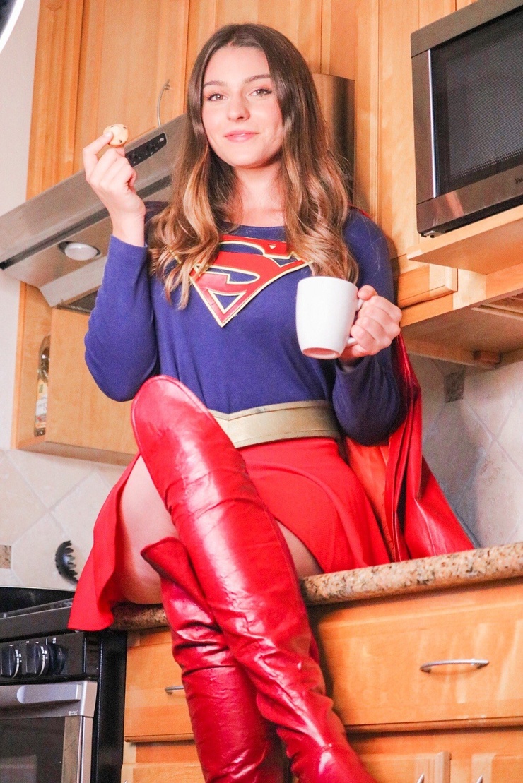 Taya Miller (cosplay model)
