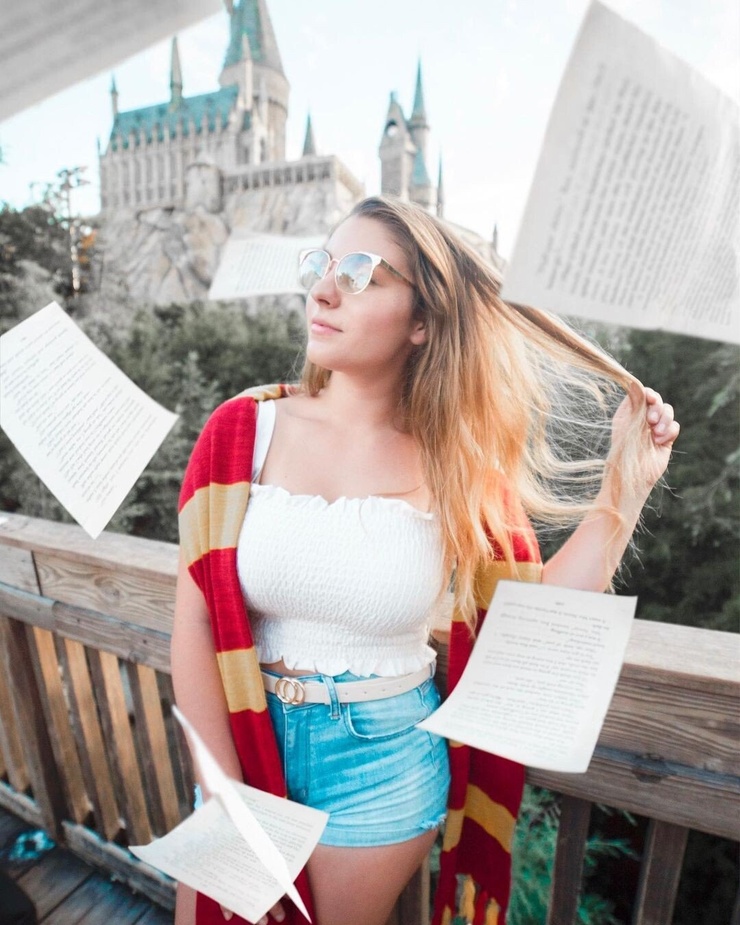 Taya Miller (cosplay model)
