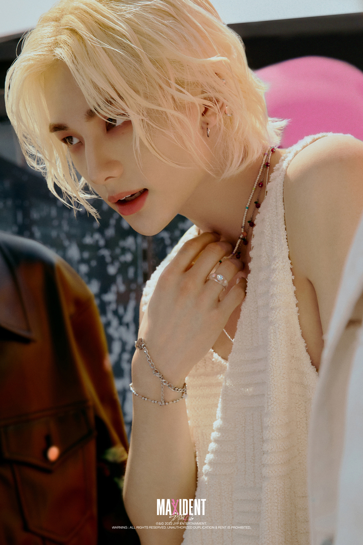 Hyun-Jin Hwang