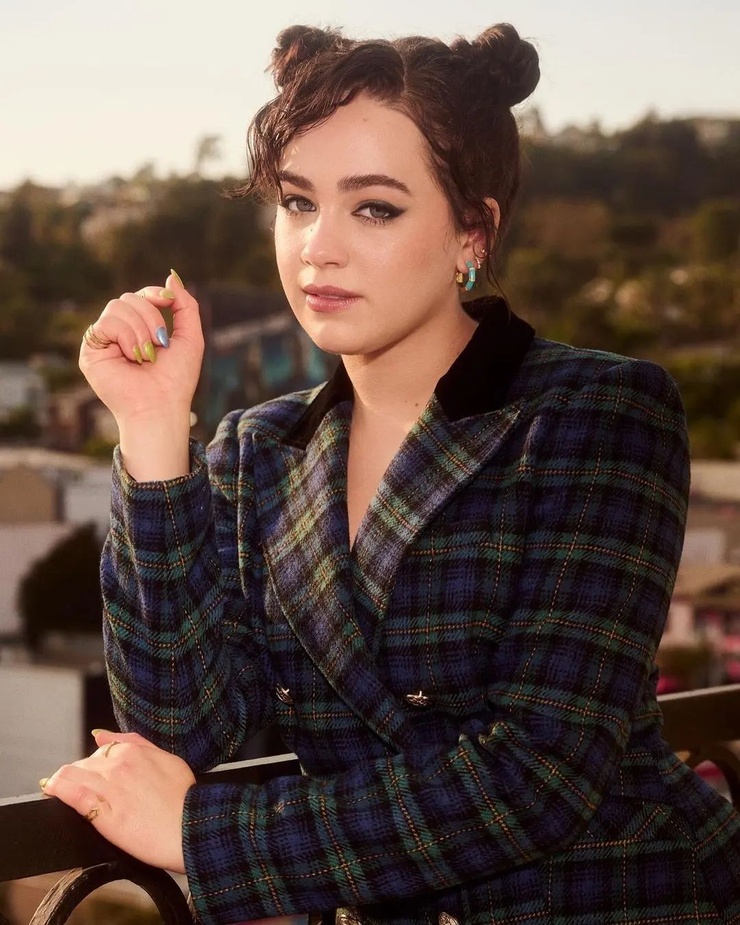 Mary Mouser
