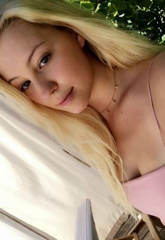 Ava Sambora