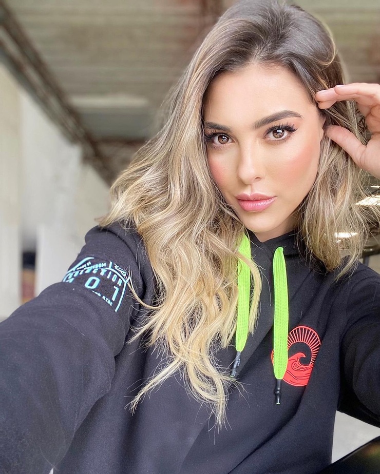 Sandra Lorena Valencia Sandra Lorena Valencia