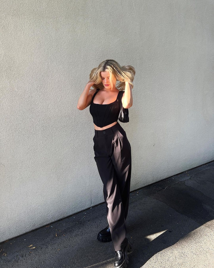 McKenzie Hewson image