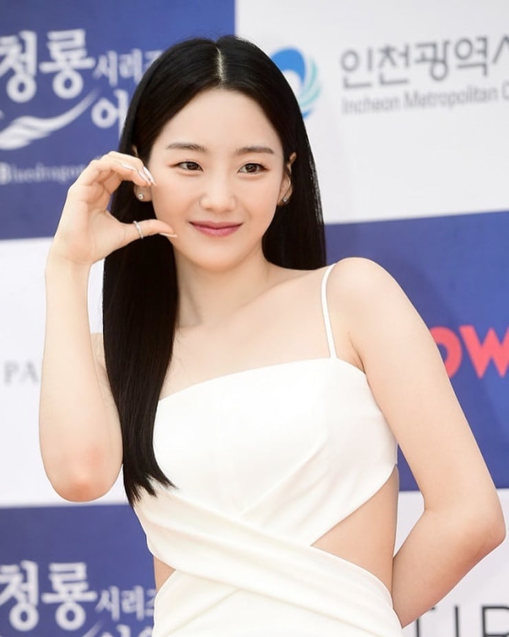 Cho Yi Hyun