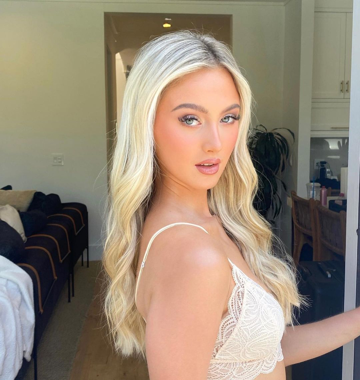 Scarlett Barnett