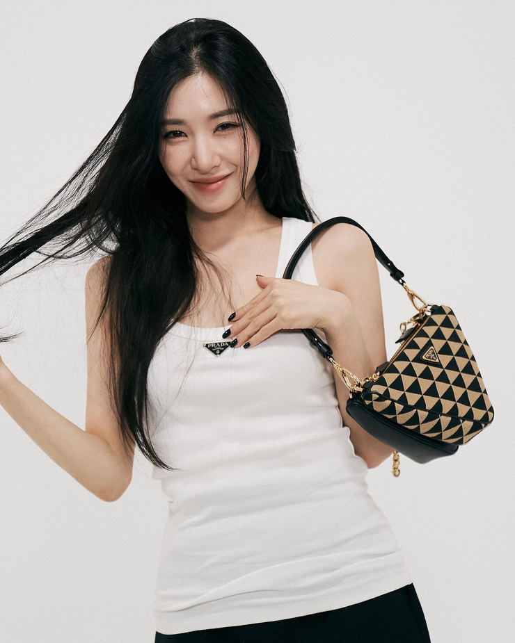 Hwang Mi-Young