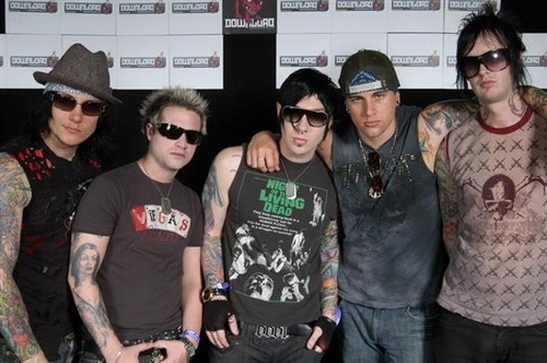 M Shadows