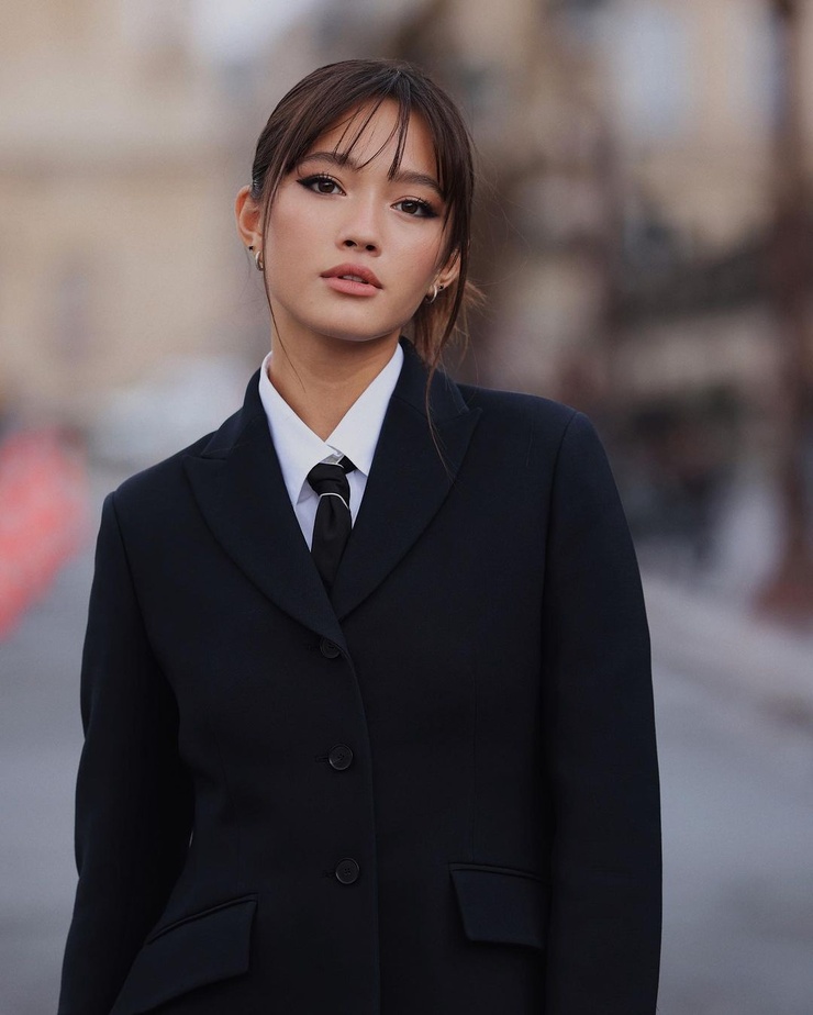 Lily Chee Lily Chee