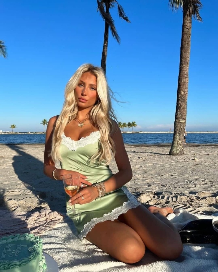 Alix Ashley