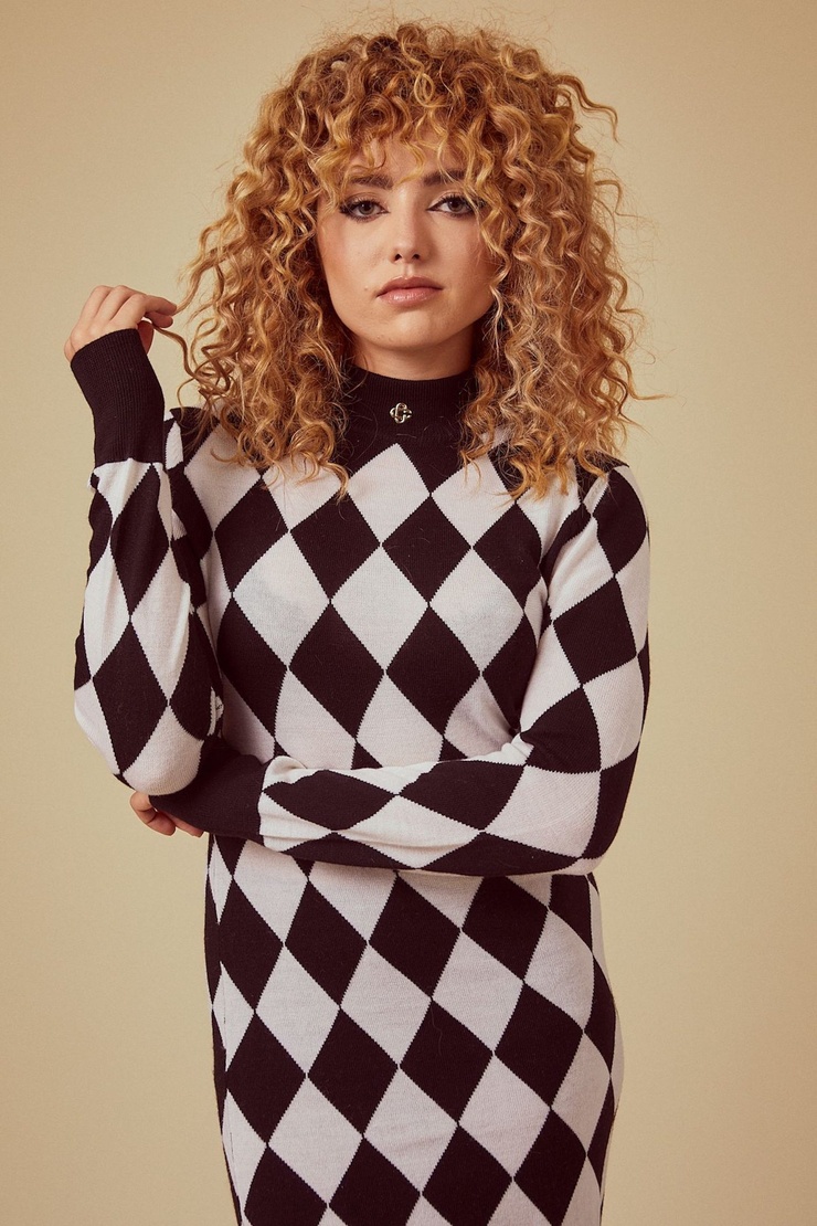 Pictures Of Peyton List With Boating Eyeballs