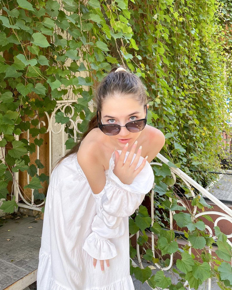 Dana Taranova Listal