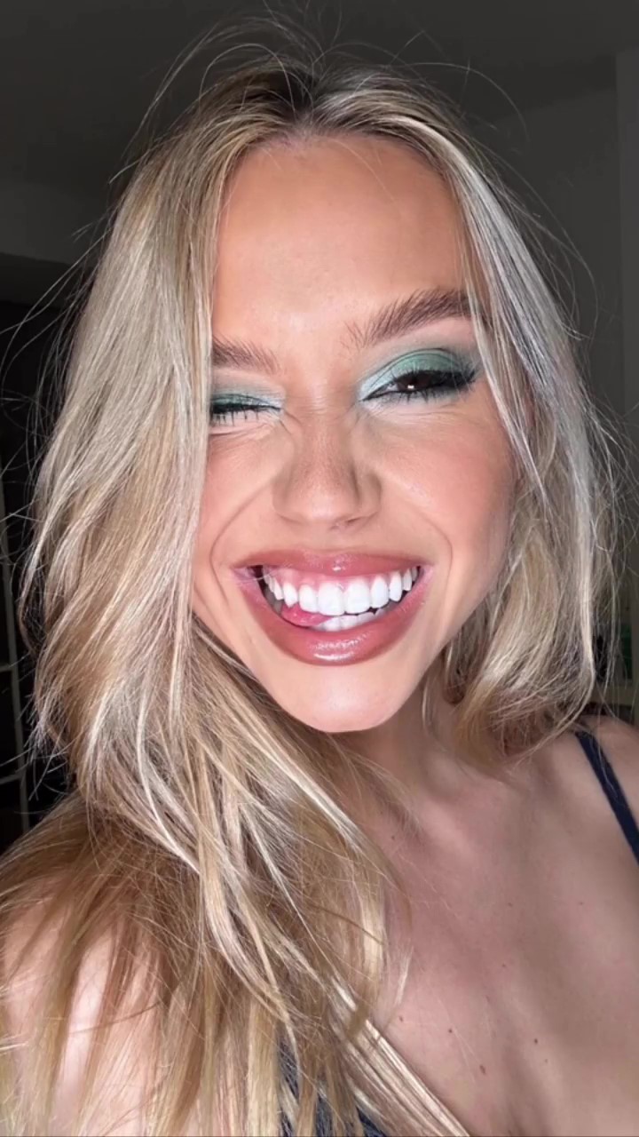 Alexis Ren Alexis Ren