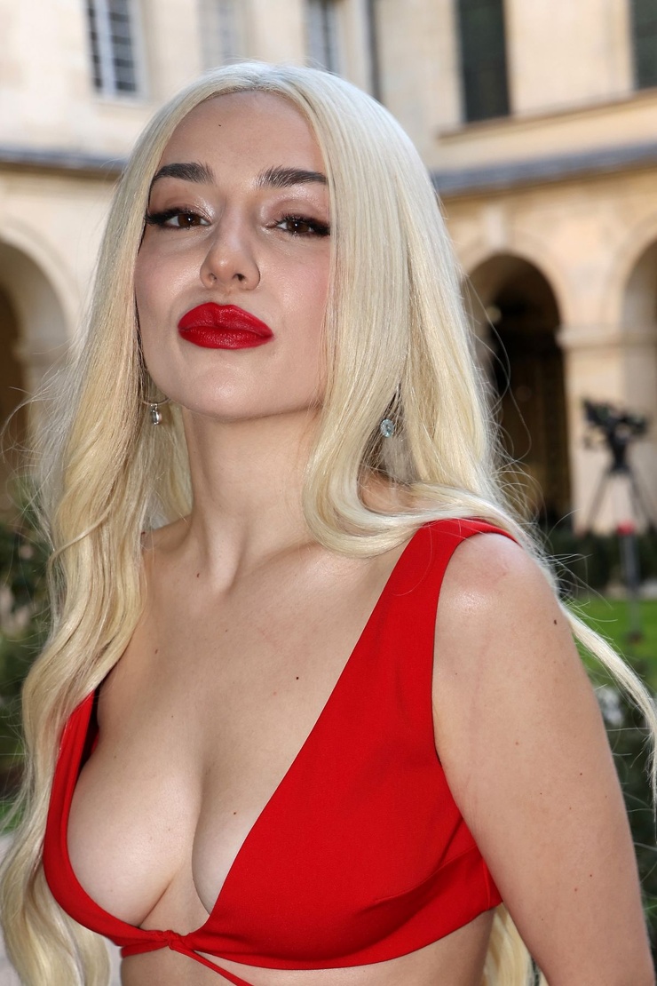 Ava Max