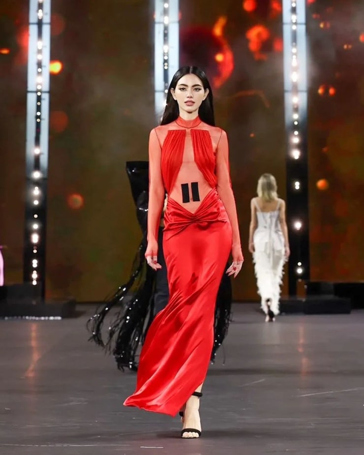 Davika Hoorne Davika Hoorne